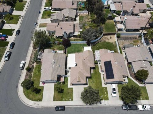 42137 Teatree Ct, Temecula CA  92591-3825 exterior