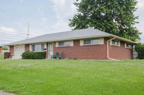 930 Meadow Ln, Liberty Township, OH 45036
