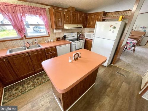 209 Persimmon Cir, Dover DE  19901-2535 exterior