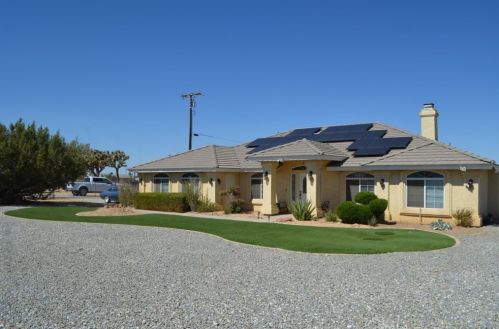 9320 Mesa St, Victorville CA  92392-1980 exterior