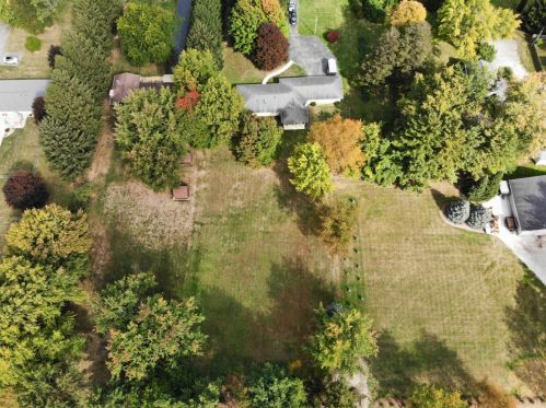 96 Division Rd, Valpo IN  46383-8014 exterior