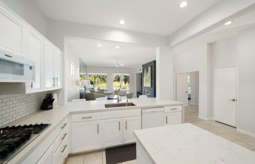 166 Kavenish Dr, Rancho Mirage CA  92270-3244 exterior