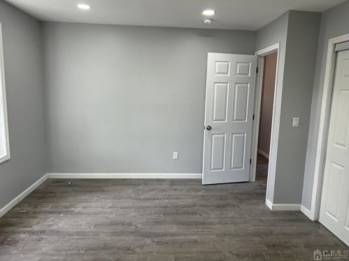 25 Livingston Ave, Avenel NJ  07001-1441 exterior