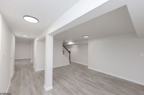 24 Shadow Ln, Berkeley Heights NJ  07922-1816 exterior