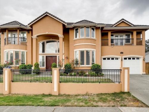 16455 51 Ave, Seattle WA  98188-3206 exterior