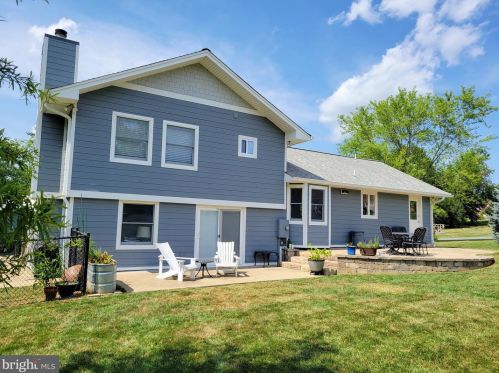 38283 Coles Ct, Hamilton VA  20158-3433 exterior