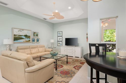 2045 27th Ave, Vero Beach FL  32960-3010 exterior