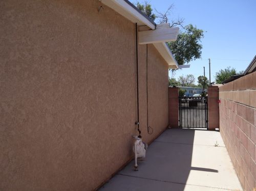 1017 Avenue, Lancaster CA exterior