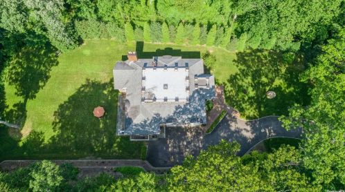 35 Northern Blvd, Muttontown, NY 11545-2532