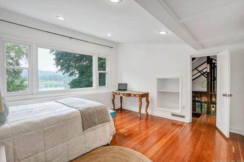 93 Boulevard Dr, Danbury CT  06810-7254 exterior