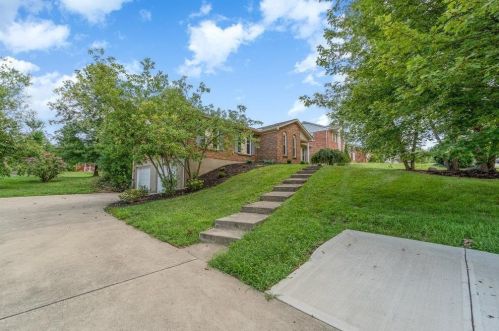 10068 Duncan Dr, Florence, KY 41042-3111