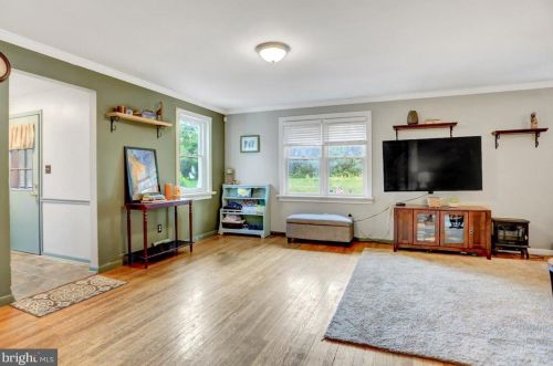 2148 Ritner Hwy, Carlisle PA 17015-9305 exterior