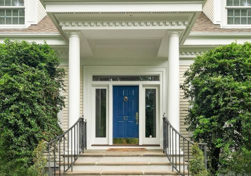 17 Journeys End Rd, New Canaan, CT 06840-2414