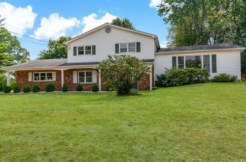 1836 Blossom Ct, Yorktown Hgts, NY 10598-5418