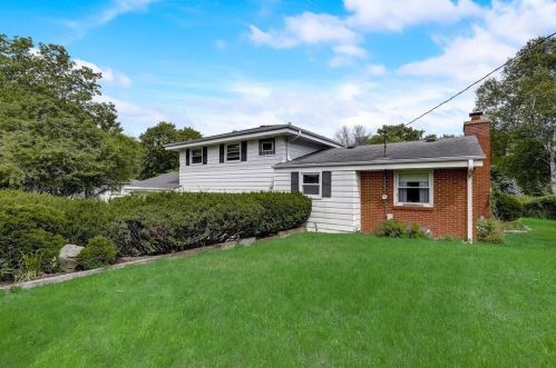 11315 Glenbrook Ln, Thiensville WI  53092-3113 exterior