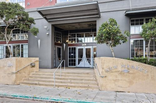 201 4th St, Oakland CA  94607-4368 exterior