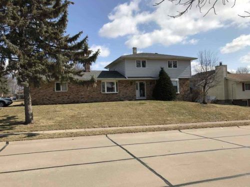 301 8th Ave, Park View, IA 52748-2006