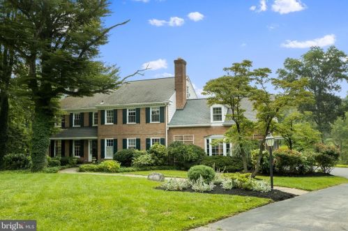 1212 Lakemont Rd, Ithan, PA 19085-2104