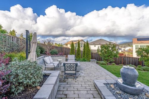 3837 Sedgemoore Dr, Santa Rosa CA  95404-7620 exterior