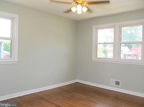 448 Willow Dr, Riverton NJ  08077-3420 exterior