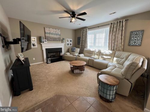 230 Pebble Vly Dr, Dover DE 19904-9469 exterior