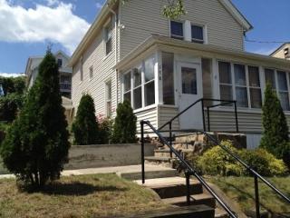178 Hillside Ave, New Haven CT  06516-6739 exterior