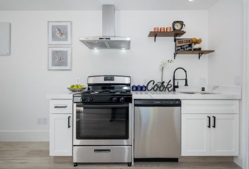 2685 Halsey Ave, Redwood City CA  94063-3456 exterior