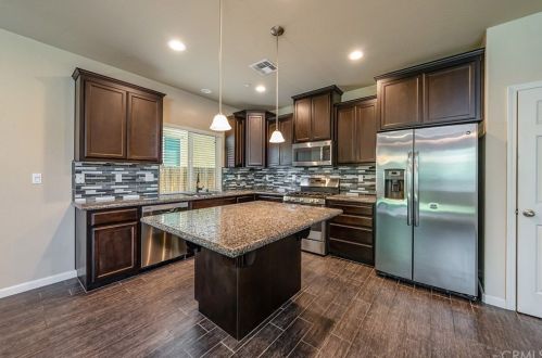 3053 Stanley Ave, Fresno CA  93737-9284 exterior