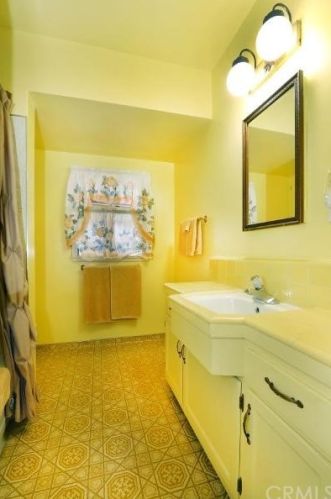 6016 Sugarwood St, Lakewood CA  90713-2444 exterior