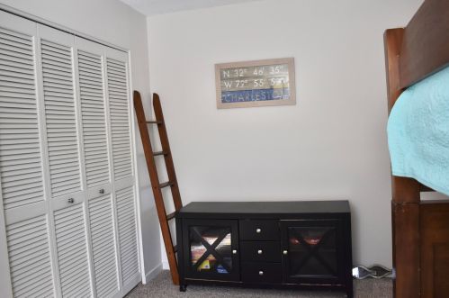 1366 Point Dr, Mount Pleasant SC  29466-9481 exterior