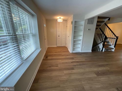 6826 Deer Spring Ct, Falls Church, VA 22043-1658