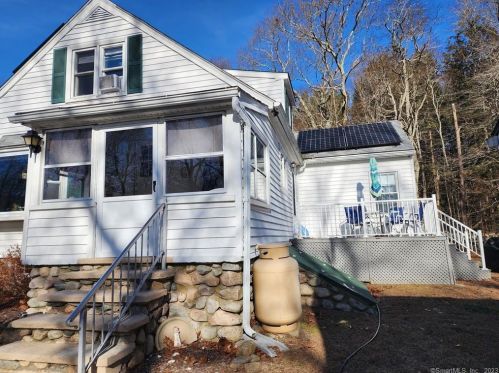 450 Pumpkin Hill Rd, Gales Ferry, CT 06339-1937