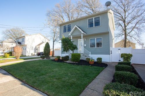 239 Campbell St, Woodbridge, NJ 07095-2305