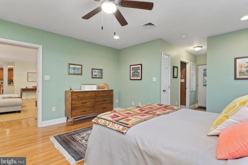 300 28th St, Camp Hill PA  17011-2801 exterior