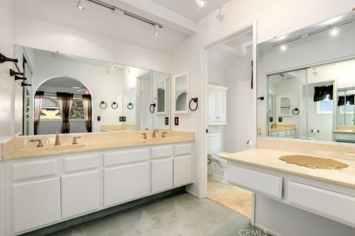 6736 Stonegate Dr, Chino CA  91710-6227 exterior