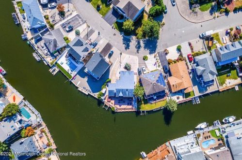 98 Jib Ln, Bricktown NJ  08723-6747 exterior