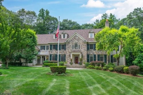 23 Charlotte Hill Dr, Bernardsville, NJ 07924-2000