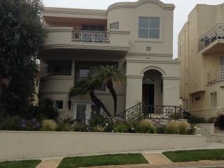523 Avenue B, Redondo Beach, CA 90277-4827