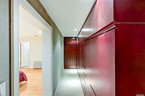 9951 Russell St, Jamaica NY  11414-3949 exterior