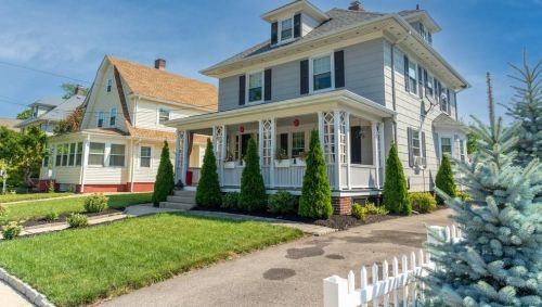 1090 Narragansett Blvd, Providence, RI 02905-4204