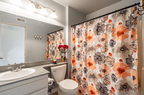 2586 Manzana Way, San Diego CA  92139-1438 exterior