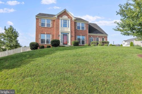 420 Maddex Dr, Shepherdstown, WV 25443-4356