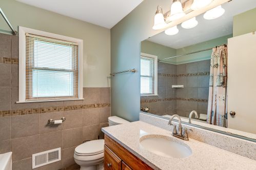 6215 Fairlane Ave, Milwaukee WI  53223-3471 exterior