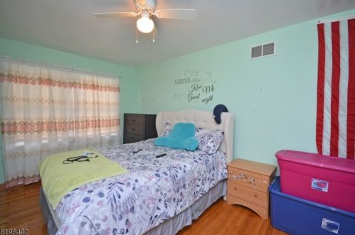812 Kennedy Blvd, Manville NJ  08835-2148 exterior