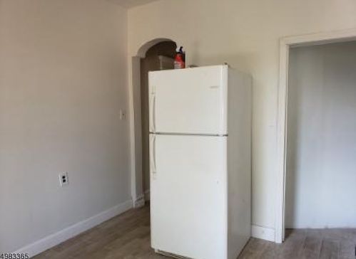 64 Llewellyn Ave, Bloomfield, NJ 07003-2320