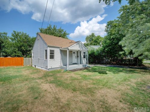166 Lafayette St, Piscataway, NJ 08854-2738