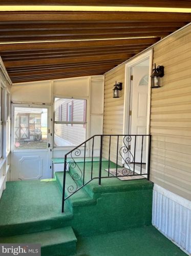 7803 Hampton Dr, Yardley PA  19067-5141 exterior