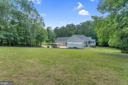 9 Plume Ct, Fredericksburg VA  22406-5141 exterior