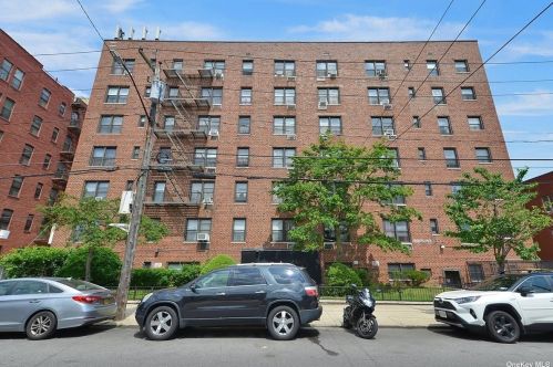 1040 Neilson St, Far Rockaway NY  11691-5047 exterior