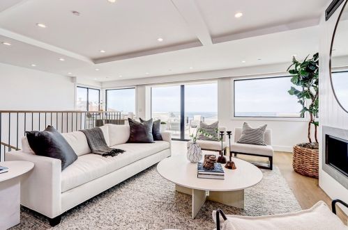 413 Bayview Dr, Manhattan Beach CA  90266-5717 exterior